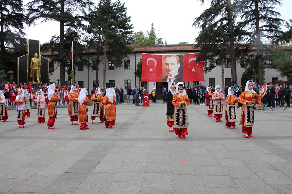 23 Nisan Ulusal Egemenlik ve Çocuk Bayramı ve Türkiye Büyük Millet Meclisinin açılışının 103. Yıldönümü ilçemizde kutlandı.